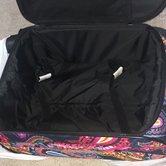 Vera Bradley Carry On - Picture 10 of 11